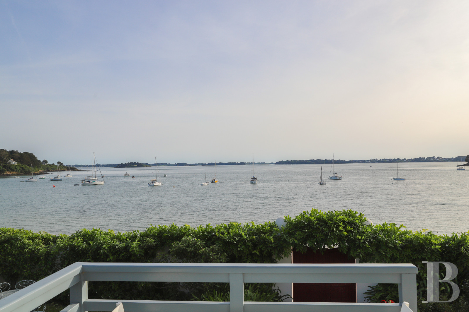 Sur l’Île-aux-Moines, dans le golfe du Morbihan, une maison de famille les pieds dans l’eau - photo  n°9